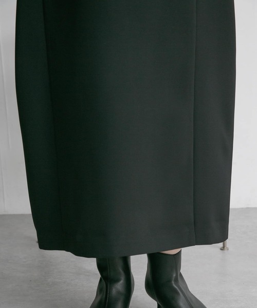 KBF（ケイビーエフ）の「サイドベルトVネックジャンパースカート（ワンピース・レディース・ブラック/アイボリー/モカ・ONE）」の21枚目の写真