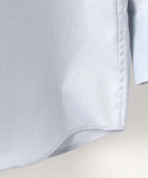 green label relaxing（グリーンレーベルリラクシング）の「コットン ヘリンボーン スリム ショートワイドカラー ドレスシャツ -イージーアイロン-（ビジネスシャツ・メンズ・ホワイト/ライトグレー/ライトブルー・40cm/43cm/38cm/39cm/42cm/41cm/37cm）」の22枚目の写真