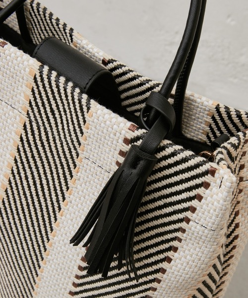 Actually(アクチュアリー)の「2wayストライプトート(トートバッグ・レディース・ブラック/ベージュ・フリー)」の14枚目の写真