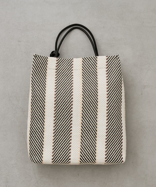 Actually(アクチュアリー)の「2wayストライプトート(トートバッグ・レディース・ブラック/ベージュ・フリー)」の9枚目の写真