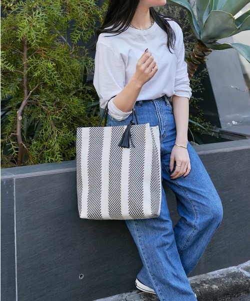 Actually(アクチュアリー)の「2wayストライプトート(トートバッグ・レディース・ブラック/ベージュ・フリー)」の11枚目の写真