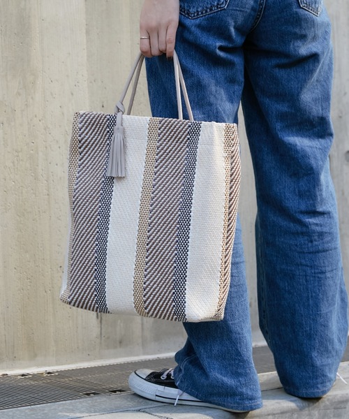 Actually(アクチュアリー)の「2wayストライプトート(トートバッグ・レディース・ブラック/ベージュ・フリー)」の15枚目の写真