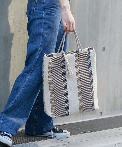 Actually(アクチュアリー)の「2wayストライプトート(トートバッグ・レディース・ブラック/ベージュ・フリー)」の10枚目の写真