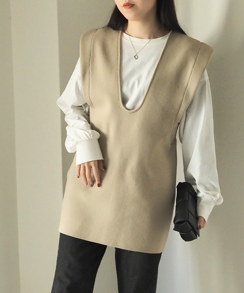 Riberry（リベリー）の「深Uネックニットベスト（ベスト・レディース・ベージュ/ブラック・MEDIUM）」の4枚目の写真