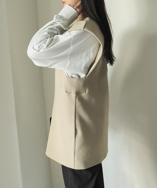 Riberry（リベリー）の「深Uネックニットベスト（ベスト・レディース・ベージュ/ブラック・MEDIUM）」の5枚目の写真