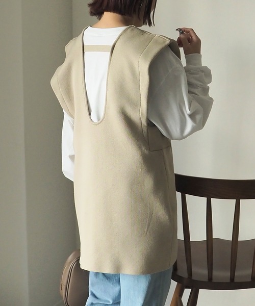 Riberry（リベリー）の「深Uネックニットベスト（ベスト・レディース・ベージュ/ブラック・MEDIUM）」の8枚目の写真