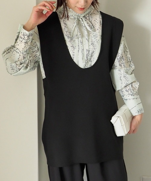 Riberry（リベリー）の「深Uネックニットベスト（ベスト・レディース・ベージュ/ブラック・MEDIUM）」の18枚目の写真