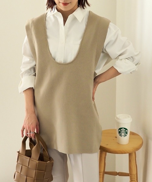 Riberry（リベリー）の「深Uネックニットベスト（ベスト・レディース・ベージュ/ブラック・MEDIUM）」の12枚目の写真