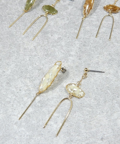 The Rule(ザルール)の「The Rule ザルール : Nacre pieced earring : パール ピアス(ピアス(両耳用)・レディース・ホワイト/グリーン/ブラウン・FREE)」の5枚目の写真