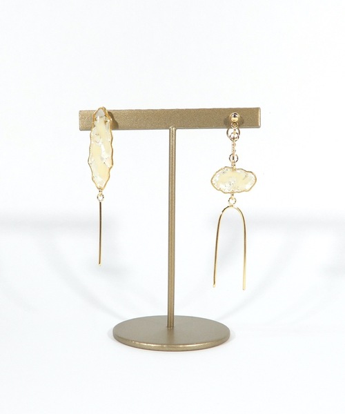 The Rule(ザルール)の「The Rule ザルール : Nacre pieced earring : パール ピアス(ピアス(両耳用)・レディース・ホワイト/グリーン/ブラウン・FREE)」の8枚目の写真