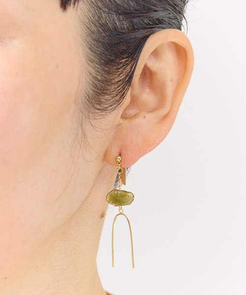 The Rule(ザルール)の「The Rule ザルール : Nacre pieced earring : パール ピアス(ピアス(両耳用)・レディース・ホワイト/グリーン/ブラウン・FREE)」の13枚目の写真
