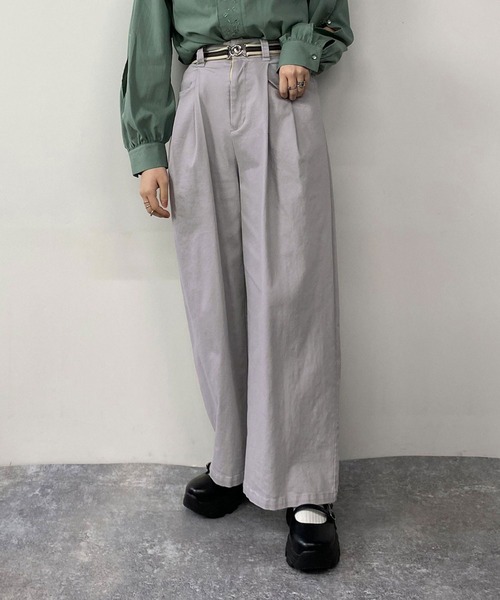 179/WG（イチナナキュウダブルジー）の「タックワイドパンツ／綿ツイル（その他パンツ・レディース・サックスブルー/ブラック/オフホワイト・MEDIUM）」の3枚目の写真