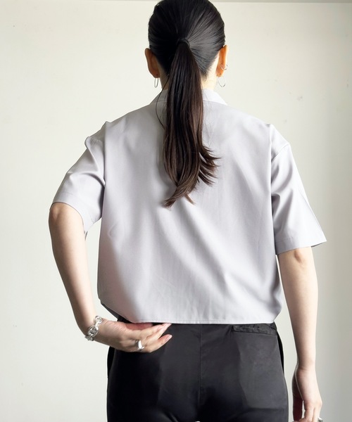 COMMON WARE(コモンウェアー)の「COMMONWARE:ポリエステルストレッチ フラシ トレンチ オープンカラー シャツS/S(シャツ/ブラウス・レディース・ホワイト/グレー/ブラック・L/XL/M)」の20枚目の写真