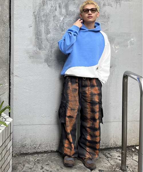 Oriens JOURNAL STANDARD(オリエンス ジャーナルスタンダード)の「カラーブロックフーディ/COLOR BLOCK HOODIE(パーカー・メンズ・ライトブルー/ブラック/レッド・MEDIUM/LARGE)」の20枚目の写真