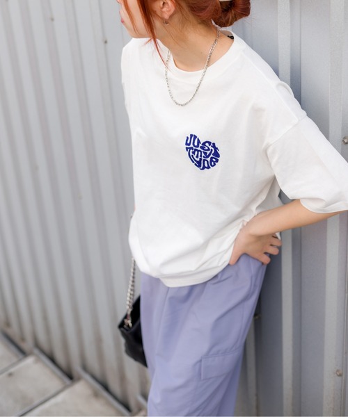 SpRay(スプレイ)の「ハートロゴTシャツ(Tシャツ/カットソー・レディース・ライトブルー/ホワイト×レッド/チャコールグレー/オートミール/ブルー系その他・FREE)」の7枚目の写真