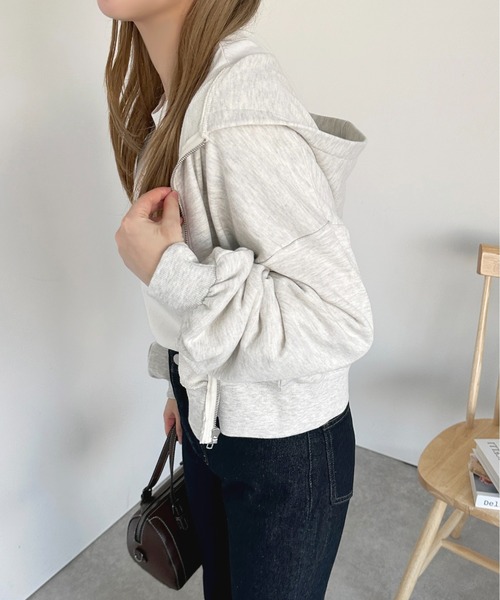 apres jour（アプレジュール）の「袖ボリュームジップパーカー【ZOZOTOWN限定アイテム】（パーカー・レディース・オフホワイト/ライトピンク/ナチュラル・フリー/X-LARGE）」の8枚目の写真