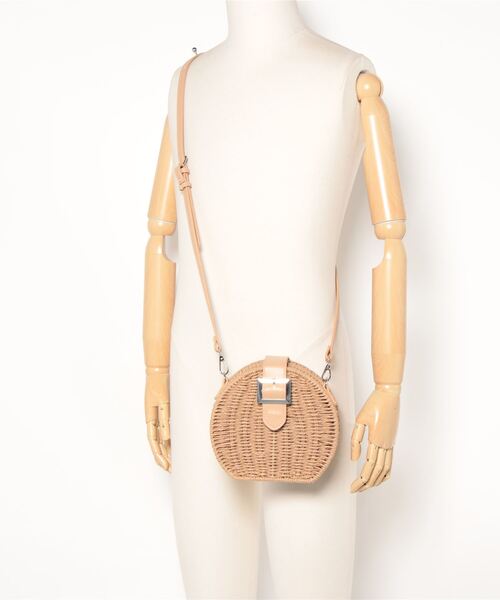 FOREVER 21（フォーエバー トゥエンティーワン）の「ラウンドバスケット（ショルダーバッグ・レディース・シルバー系その他/ベージュ・FREE）」の4枚目の写真