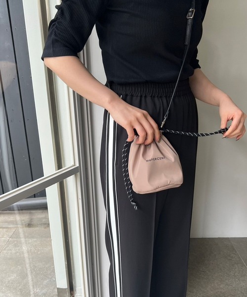 Me%（ミィパーセント）の「ナイロンキンチャクポーチ（ポーチ・レディース・グレー/ブラック/ブラウン・FREE）」の12枚目の写真