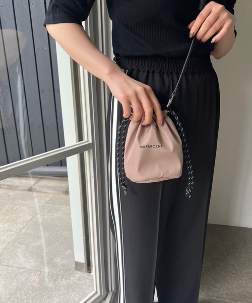 Me%（ミィパーセント）の「ナイロンキンチャクポーチ（ポーチ・レディース・グレー/ブラック/ブラウン・FREE）」の13枚目の写真