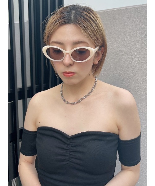 ENVYM（アンビー）の「オーバルサングラス（サングラス・レディース・アイボリー/ブラック・FREE）」の8枚目の写真