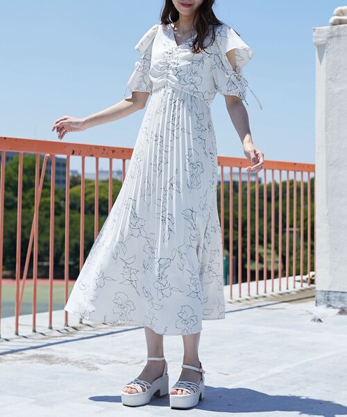 MAJESTIC LEGON(マジェスティックレゴン)の「【WEB限定XSサイズあり】モテレディワンピース(ワンピース・レディース・ホワイト系その他2/ホワイト系その他/ブラック系その他/グレー系その他・MEDIUM/SMALL/X-SMALL)」の5枚目の写真