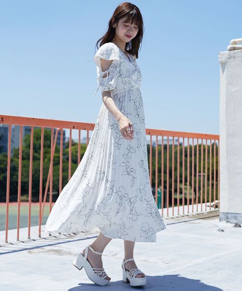MAJESTIC LEGON(マジェスティックレゴン)の「【WEB限定XSサイズあり】モテレディワンピース(ワンピース・レディース・ホワイト系その他2/ホワイト系その他/ブラック系その他/グレー系その他・MEDIUM/SMALL/X-SMALL)」の7枚目の写真