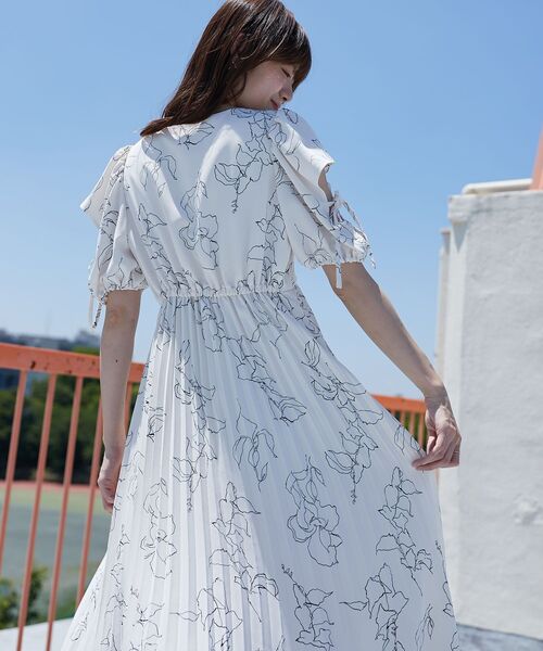 MAJESTIC LEGON(マジェスティックレゴン)の「【WEB限定XSサイズあり】モテレディワンピース(ワンピース・レディース・ホワイト系その他2/ホワイト系その他/ブラック系その他/グレー系その他・MEDIUM/SMALL/X-SMALL)」の12枚目の写真