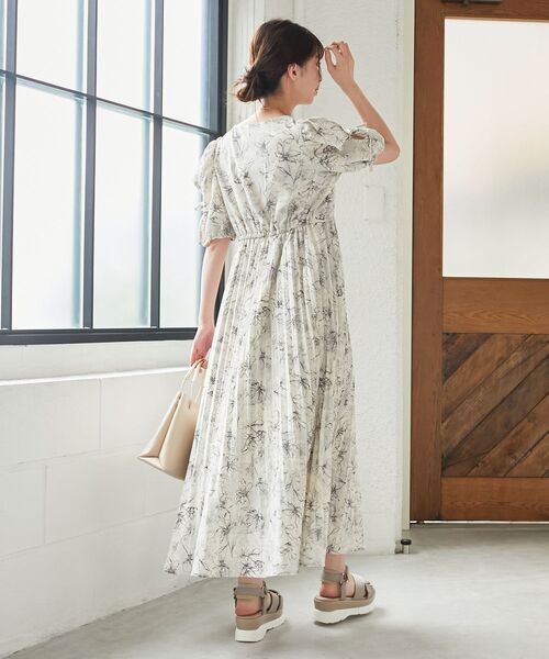 MAJESTIC LEGON(マジェスティックレゴン)の「【WEB限定XSサイズあり】モテレディワンピース(ワンピース・レディース・ホワイト系その他2/ホワイト系その他/ブラック系その他/グレー系その他・MEDIUM/SMALL/X-SMALL)」の22枚目の写真