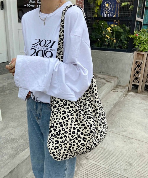 NANEA（ナネア）の「ヒョウ柄トートバッグ（トートバッグ・レディース・ホワイト/ブラウン・ﾌﾘ-）」の7枚目の写真