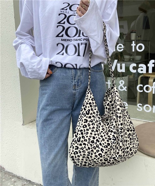 NANEA（ナネア）の「ヒョウ柄トートバッグ（トートバッグ・レディース・ホワイト/ブラウン・ﾌﾘ-）」の5枚目の写真