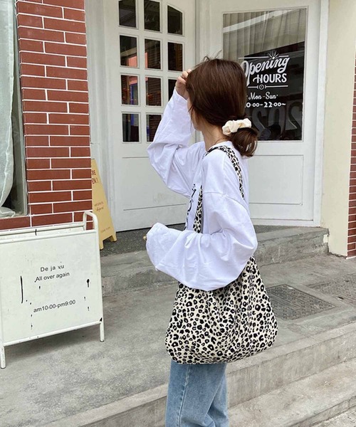 NANEA（ナネア）の「ヒョウ柄トートバッグ（トートバッグ・レディース・ホワイト/ブラウン・ﾌﾘ-）」の6枚目の写真