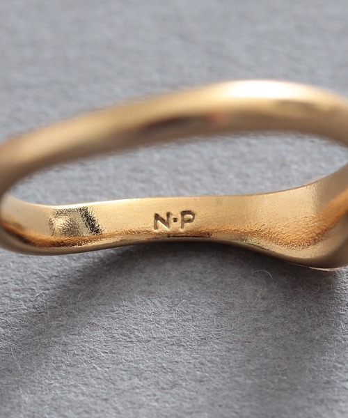 NOIR DE POUPEE（ノワールドプーペ）の「silver925 ニュアンス  ピンキーリング (ニッケルフリー)（リング・レディース・シルバー/ゴールド・#3/#5）」の10枚目の写真