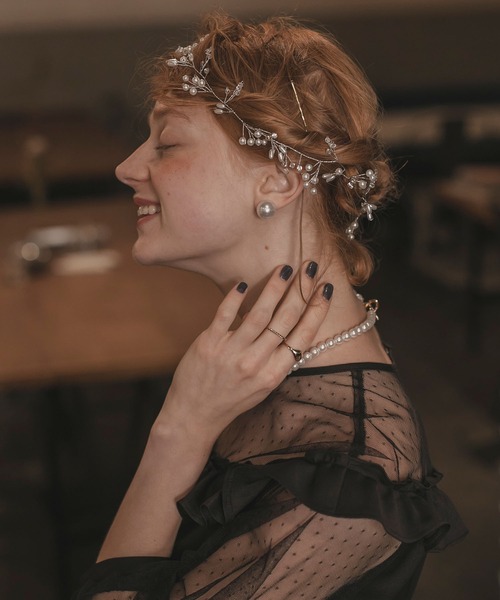 BONLECILL noir(ボンルシールノワール)の「【BONLECILL noir】パール&ビジュー フラワーヘッドドレス(その他ヘアアクセサリー・レディース・ゴールド/シルバー・FREE)」の8枚目の写真