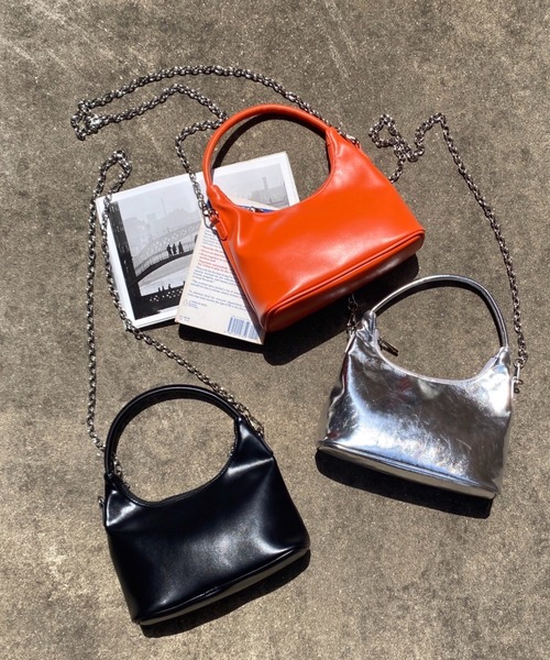 WEGO(ウィゴー)の「WEGO/ハーフムーンチェーンショルダー(ショルダーバッグ・レディース・シルバー/オレンジ/ブラック・FREE)」の4枚目の写真