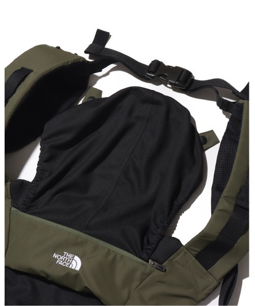 THE NORTH FACE（ザノースフェイス）の「THE NORTH FACE BABY COMPACT CARRIER / ザ・ノース・フェイス ベビー コンパクト キャリア（抱っこ紐/ベルトカバー/スリング・キッズ・オリーブ・FREE）」の5枚目の写真