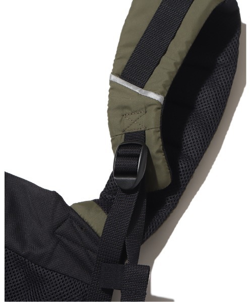 THE NORTH FACE（ザノースフェイス）の「THE NORTH FACE BABY COMPACT CARRIER / ザ・ノース・フェイス ベビー コンパクト キャリア（抱っこ紐/ベルトカバー/スリング・キッズ・オリーブ・FREE）」の4枚目の写真