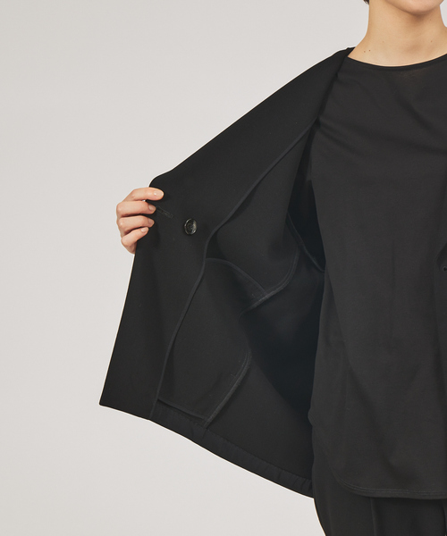 qualite(カリテ)の「【セットアップ対応】ダブルクロスフォルムジャケット(ノーカラージャケット・レディース・ブラック/グレイッシュベージュ・36/38)」の22枚目の写真