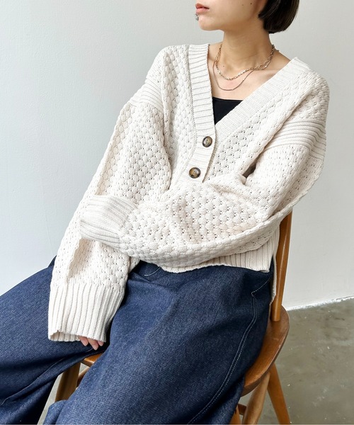 Meli rich（メリーリッチ）の「ポップコーンショート丈カーディガン（カーディガン/ボレロ・レディース・レッド/ブラック/アイボリー/グレー・MEDIUM）」の5枚目の写真