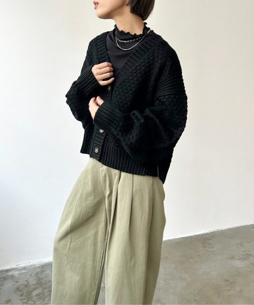 Meli rich（メリーリッチ）の「ポップコーンショート丈カーディガン（カーディガン/ボレロ・レディース・レッド/ブラック/アイボリー/グレー・MEDIUM）」の18枚目の写真