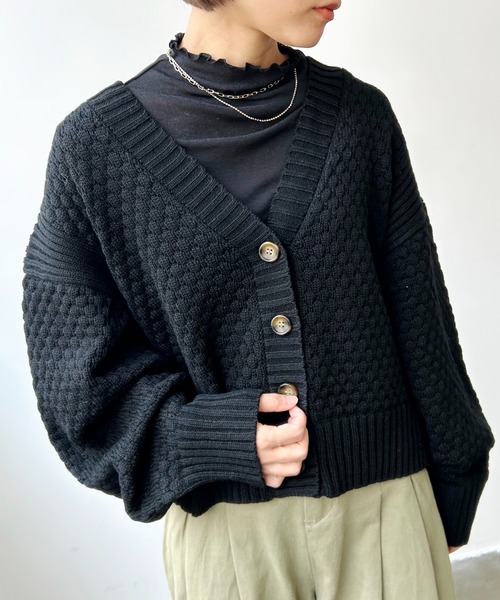 Meli rich（メリーリッチ）の「ポップコーンショート丈カーディガン（カーディガン/ボレロ・レディース・レッド/ブラック/アイボリー/グレー・MEDIUM）」の22枚目の写真