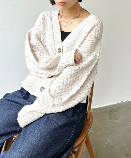 Meli rich（メリーリッチ）の「ポップコーンショート丈カーディガン（カーディガン/ボレロ・レディース・レッド/ブラック/アイボリー/グレー・MEDIUM）」の13枚目の写真