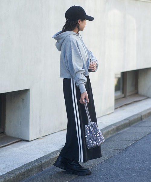 COLONY 2139（コロニートゥーワンスリーナイン）の「裏毛ショート丈フーディー（パーカー・レディース・グレー/オフホワイト/ブラック・FREE）」の6枚目の写真