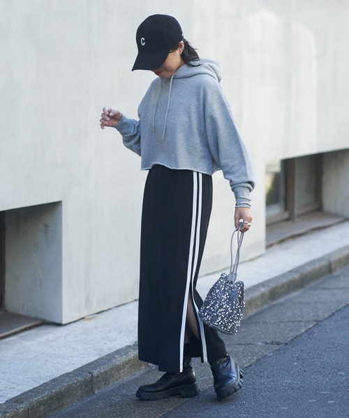 COLONY 2139（コロニートゥーワンスリーナイン）の「裏毛ショート丈フーディー（パーカー・レディース・グレー/オフホワイト/ブラック・FREE）」の8枚目の写真