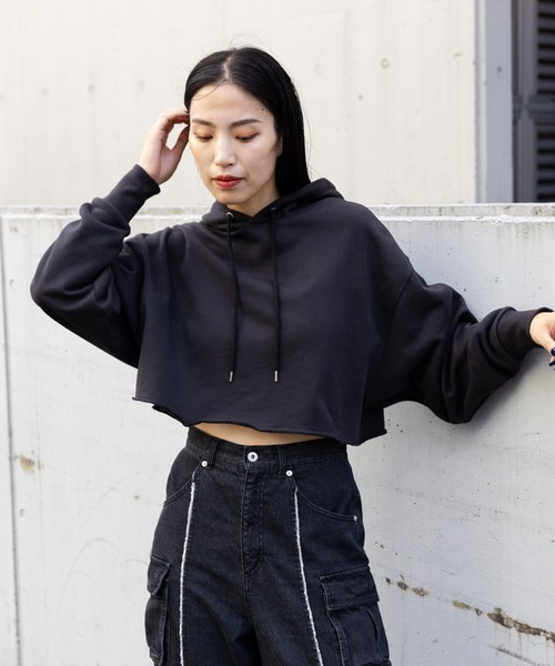 COLONY 2139（コロニートゥーワンスリーナイン）の「裏毛ショート丈フーディー（パーカー・レディース・グレー/オフホワイト/ブラック・FREE）」の10枚目の写真