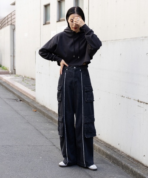 COLONY 2139（コロニートゥーワンスリーナイン）の「裏毛ショート丈フーディー（パーカー・レディース・グレー/オフホワイト/ブラック・FREE）」の14枚目の写真