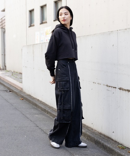 COLONY 2139（コロニートゥーワンスリーナイン）の「裏毛ショート丈フーディー（パーカー・レディース・グレー/オフホワイト/ブラック・FREE）」の16枚目の写真