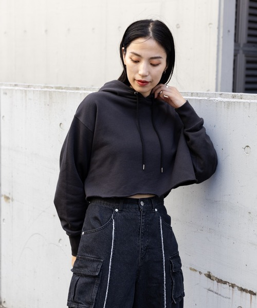 COLONY 2139（コロニートゥーワンスリーナイン）の「裏毛ショート丈フーディー（パーカー・レディース・グレー/オフホワイト/ブラック・FREE）」の9枚目の写真