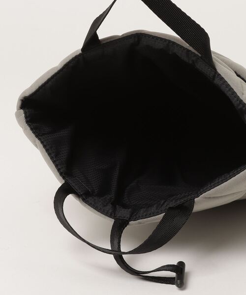 THE NORTH FACE(ザノースフェイス)の「THE NORTH FACE Geoface PC Sleeve 13 ジオフェイスピーシースリーブ13インチ(ビジネスバッグ・メンズ・ブラック/ベージュ・FREE)」の6枚目の写真