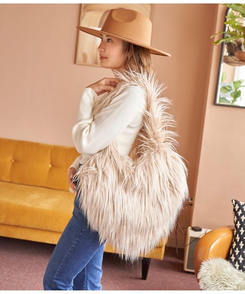 anap mimpi（アナップミンピ）の「シャギーファー ハート ショルダーバッグ（ショルダーバッグ・レディース・ブラウン/ベージュ・FREE）」の7枚目の写真