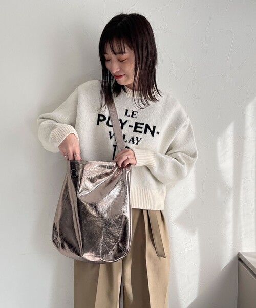 fredy emue(フレディエミュ)の「メタリック2wayホーボーバッグ(ショルダーバッグ・レディース・シルバー/ブロンズ・FREE)」の3枚目の写真